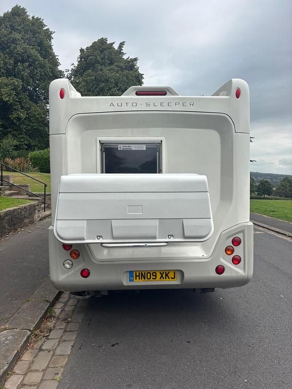Used Peugeot Boxer 120 HP (88 kW) 2009 White Van