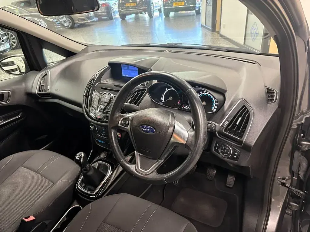 Used Ford B-MAX Zetec 95 HP (69 kW) 2017 Grey MPV