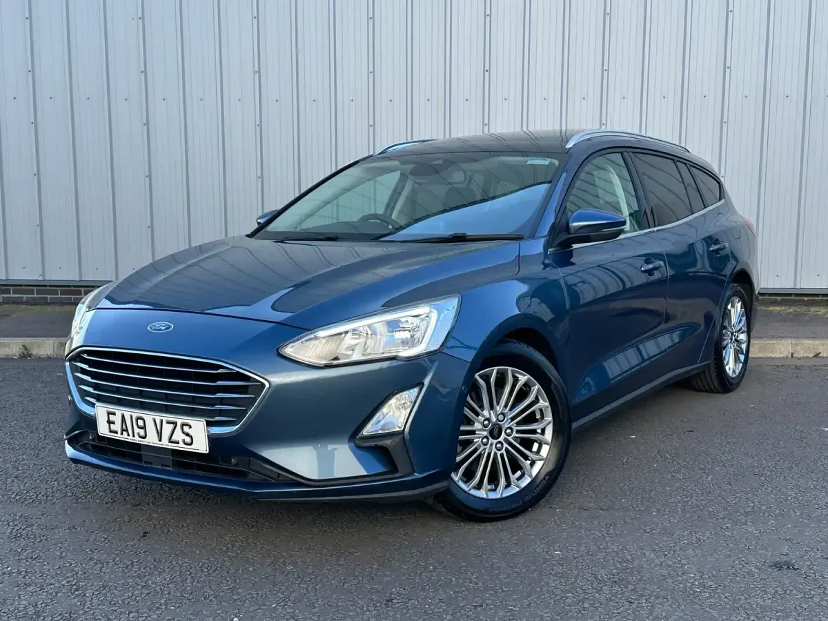 Used Ford Focus Titanium X 120 HP (88 kW) 2019 Blue Estate