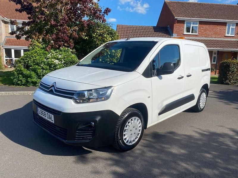 White Used 2019 Citroën Berlingo MPV | £7,500 (Fair price) - Image 1/3