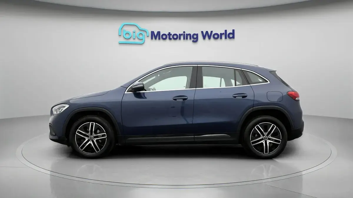 Used Mercedes GLA200 Premium Plus 163 HP (119 kW) 2021 Blue SUV
