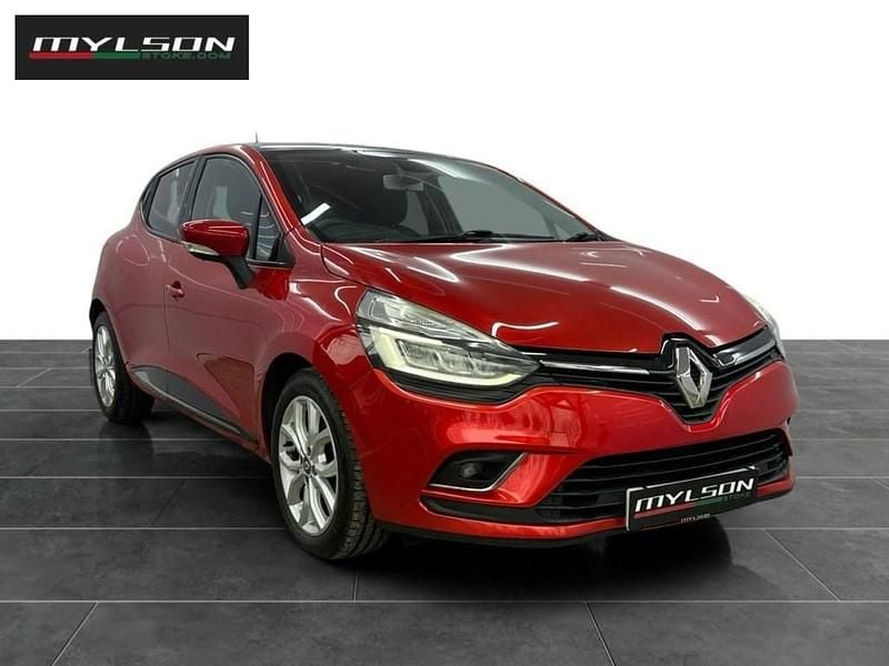 Used Renault Clio IV Dynamique 90 HP (66 kW) 2017 Red Hatchback