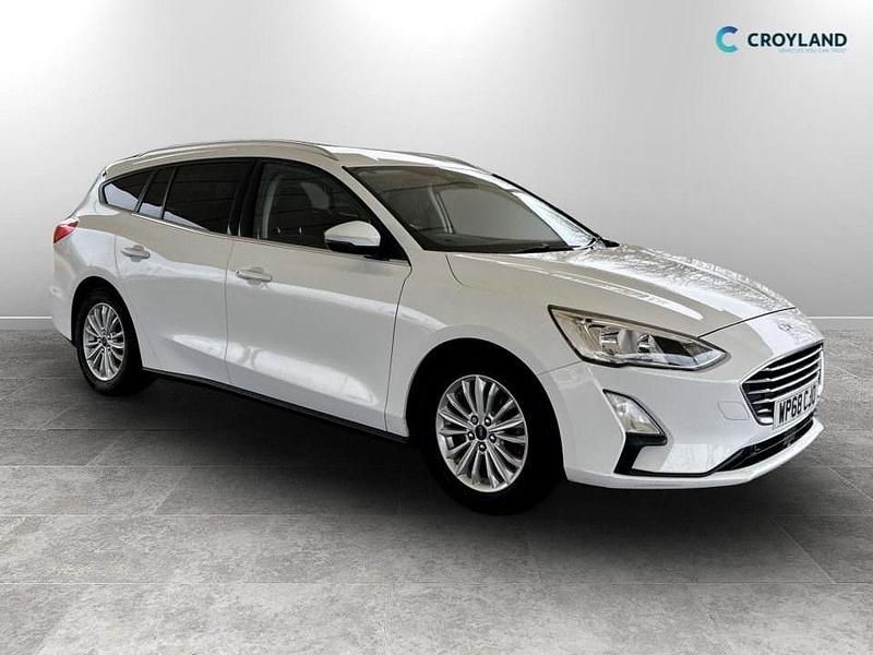 Used Ford Focus Titanium 125 HP (91 kW) 2018 White Estate