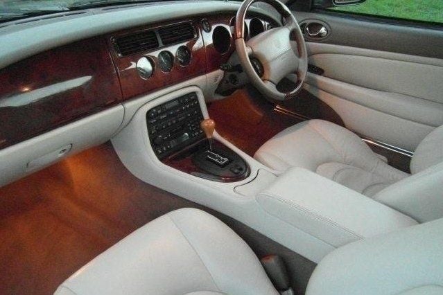 Used Jaguar XKR 370 HP (272 kW) 2001 Coupe