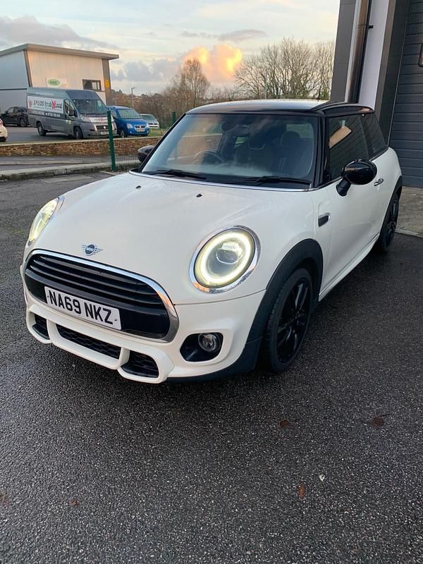 Used Mini Cooper Hatch 2019 White Hatchback