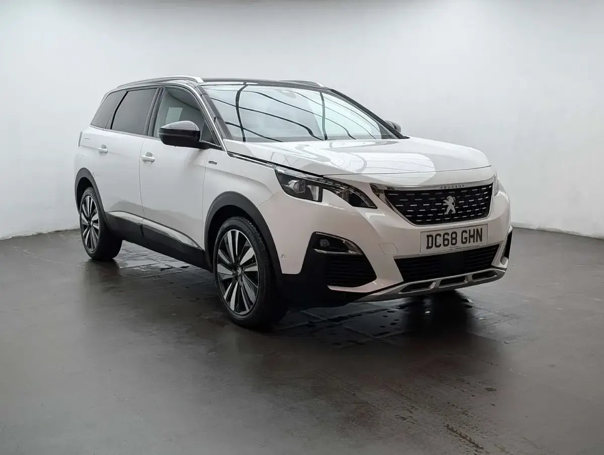 Used Peugeot 5008 Premium 129 HP (94 kW) 2019 White SUV
