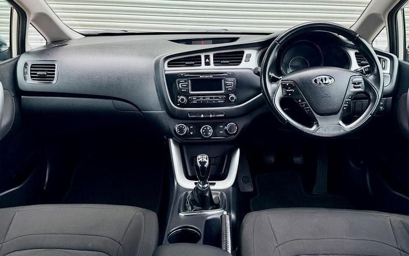 Used Kia Ceed Sportswagon 100 HP (73 kW) 2014 Silver Estate