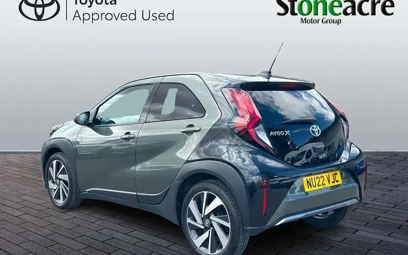 Used Toyota Aygo X 72 HP (52 kW) 2024 Green SUV