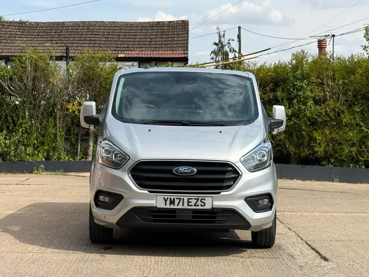 Used Ford Transit Custom Limited 130 HP (95 kW) 2022 Silver Van
