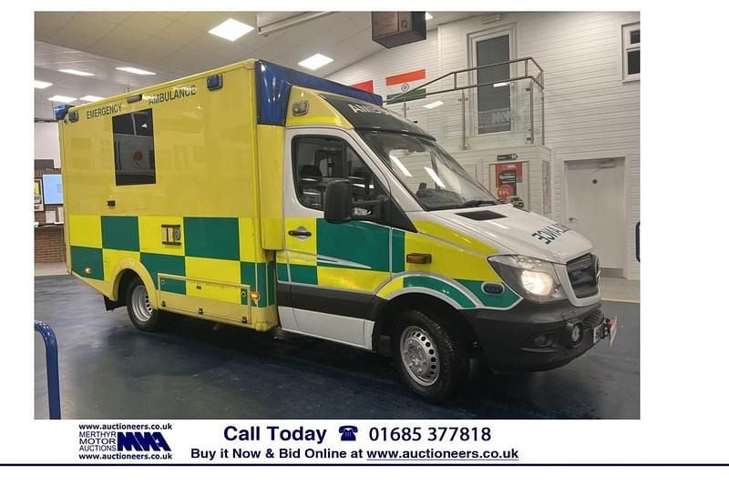 Used Mercedes Sprinter 190 HP (139 kW) 2015 White Van