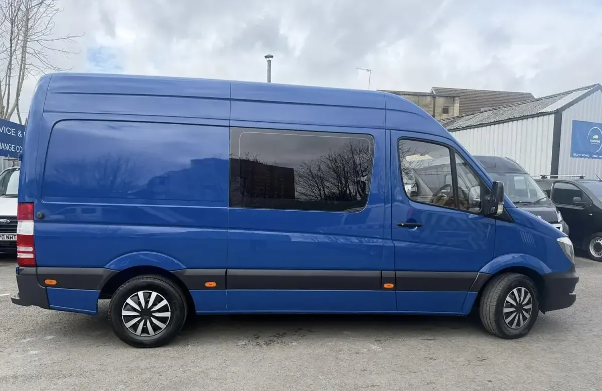 Used Mercedes Sprinter 140 HP (102 kW) 2018 Blue Van