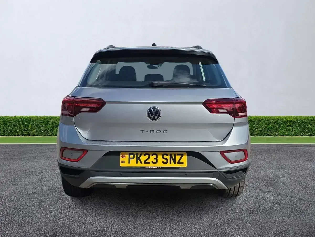 Used VW T-Roc Life 110 HP (80 kW) 2023 Silver SUV