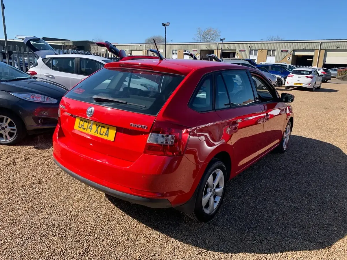 Used Skoda Rapid SE 2014 Red Hatchback