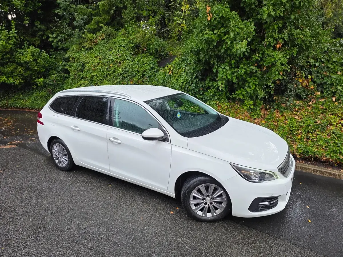 Used Peugeot 308 SW Allure 2020 White Estate