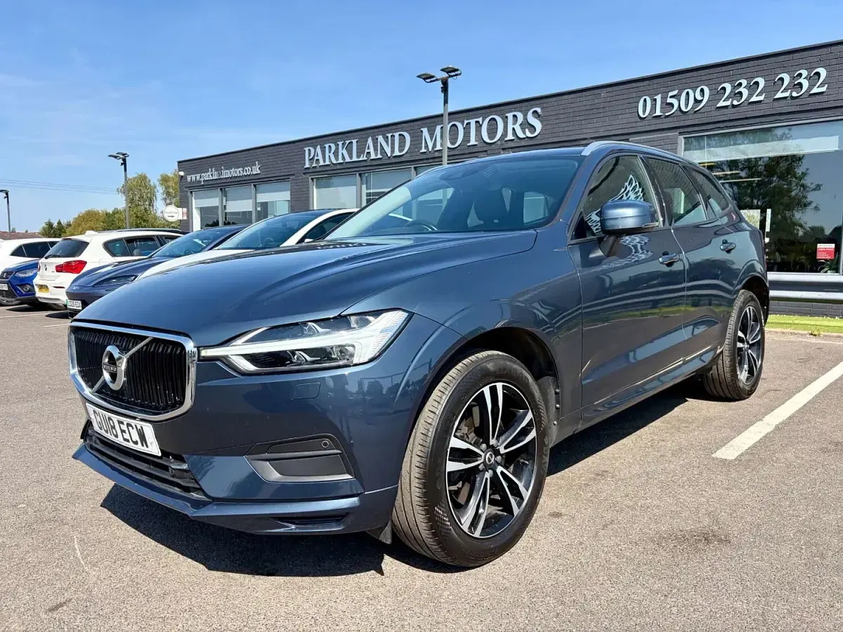 Used Volvo XC60 Momentum 2018 Blue SUV