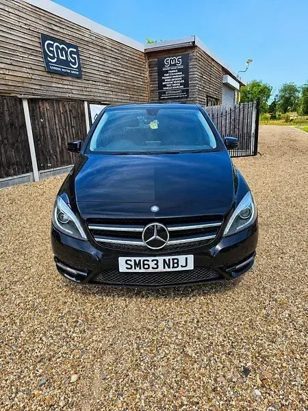 Used Mercedes B180 122 HP (89 kW) 2014 Black Hatchback