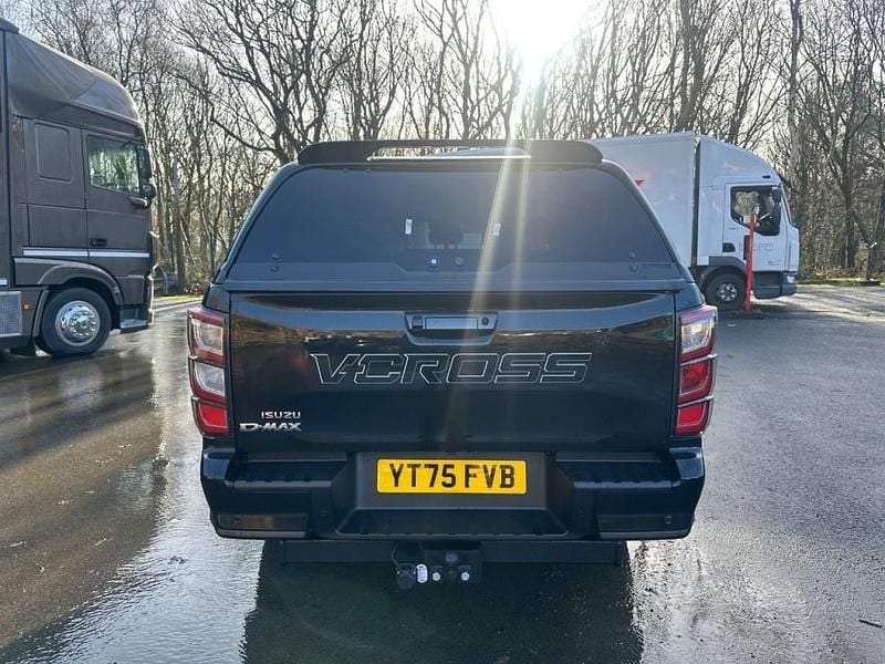 New Isuzu D-Max 205 HP (150 kW) 2025 Black Pickup