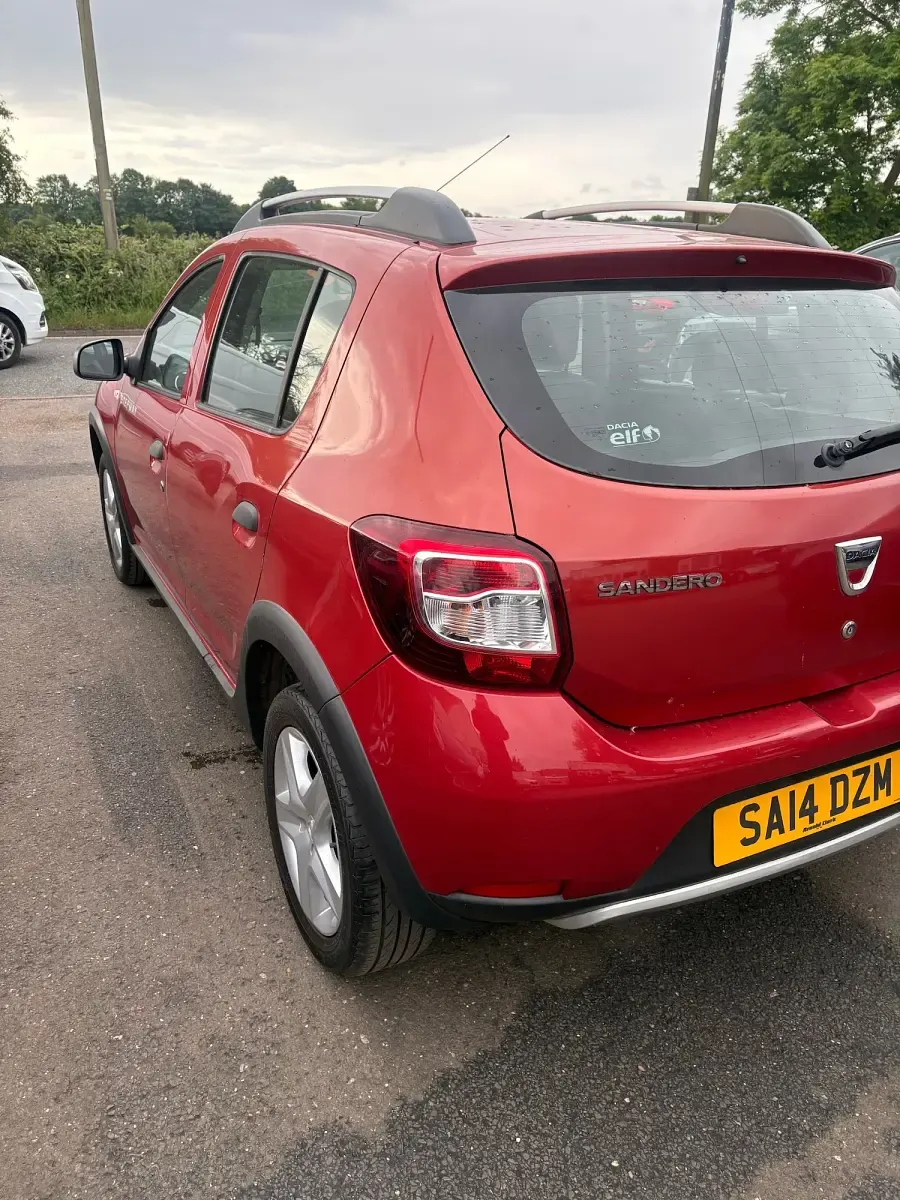Used Dacia Sandero Ambiance 90 HP (66 kW) 2014 Red Hatchback