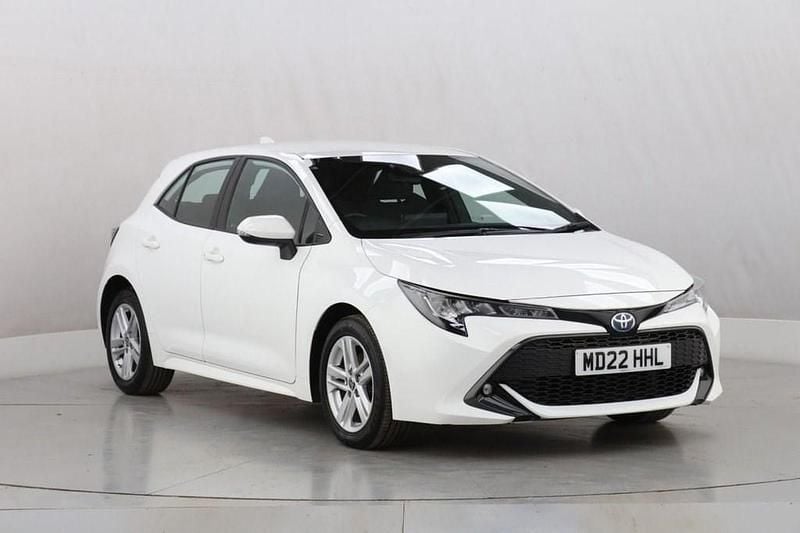 Used Toyota Corolla 122 HP (89 kW) 2022 White Hatchback
