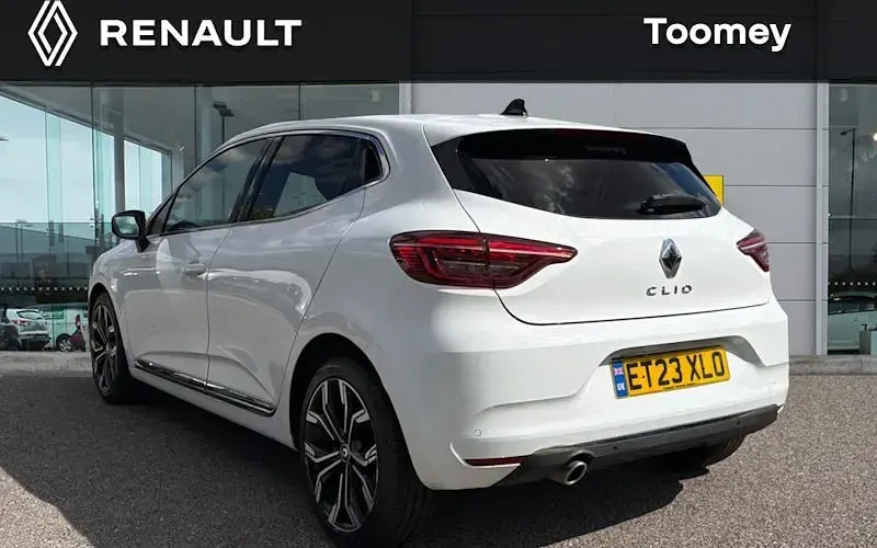 Used Renault Clio Techno 90 HP (66 kW) 2023 White  Hatchback