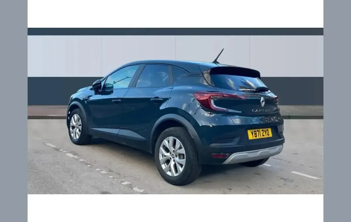 Used Renault Captur Iconic 91 HP (66 kW) 2022 Blue SUV