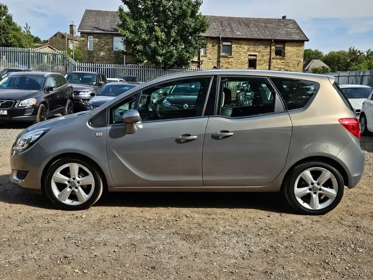 Used Vauxhall Meriva 2014 Brown MPV