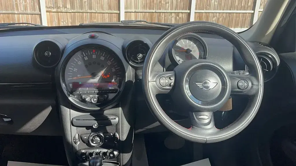 Used Mini Cooper 122 HP (89 kW) 2015 Black Hatchback