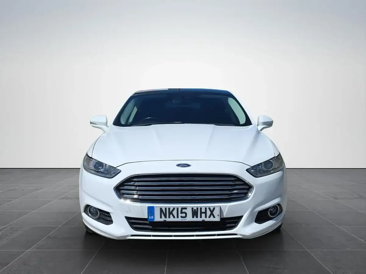 Used Ford Mondeo Zetec 150 HP (110 kW) 2015 White Hatchback