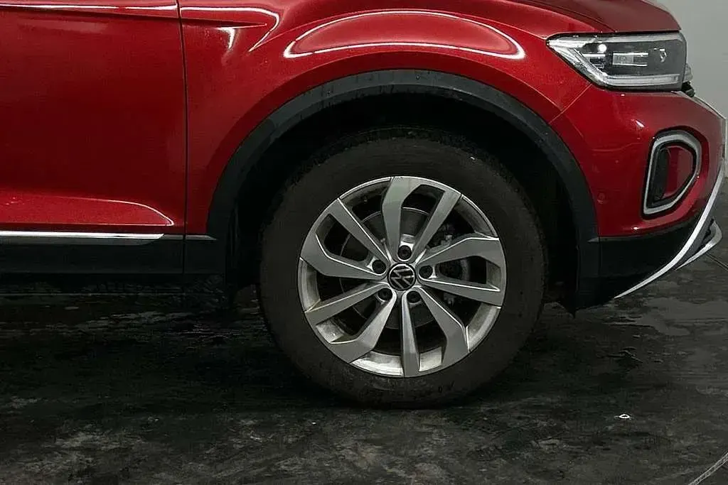 Used VW T-Roc Style 150 HP (110 kW) 2023 Red SUV