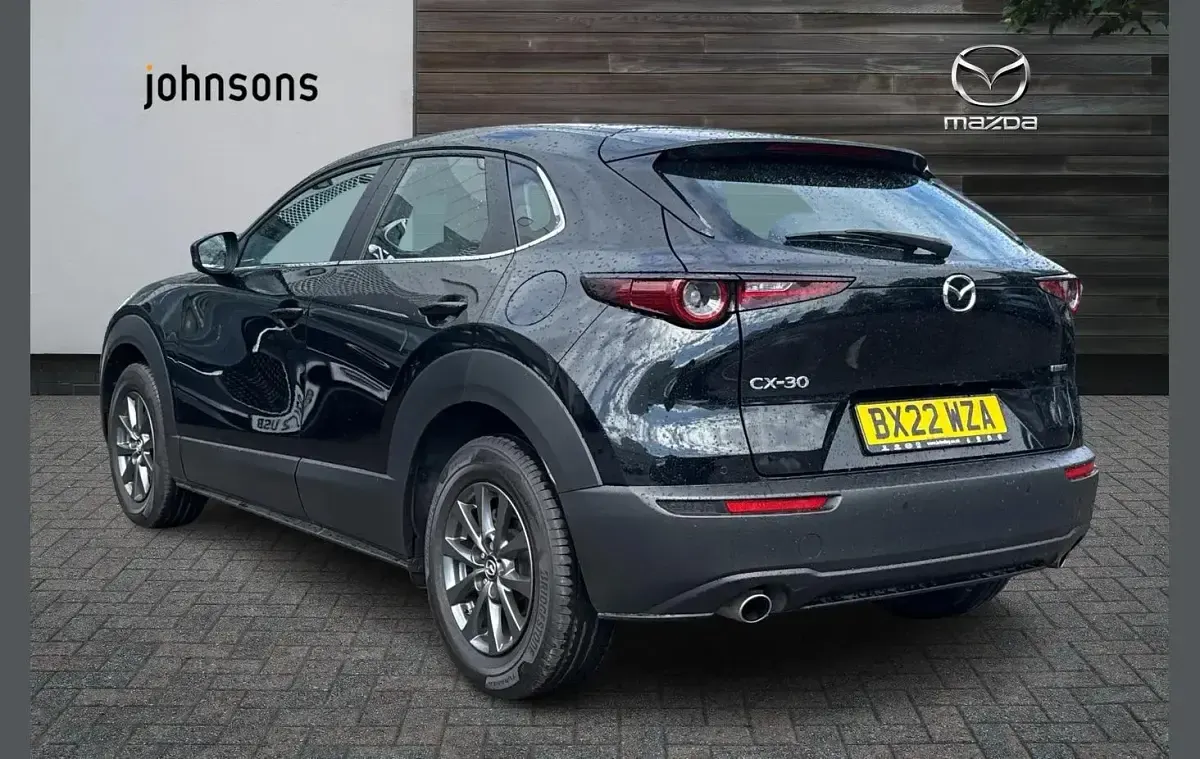 Käytetty Mazda CX-30 120 HP (88 kW) 2022 Musta Katumaasturi