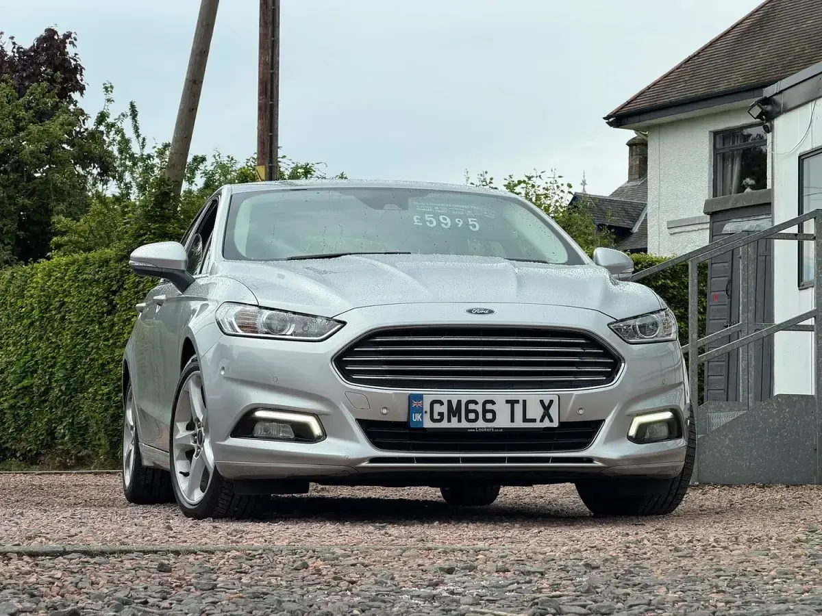 Used Ford Mondeo Titanium 160 HP (117 kW) 2017 Silver Hatchback