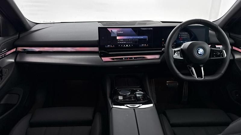 Used BMW 550e M Sport 482 HP (354 kW) 2025 Grey Estate