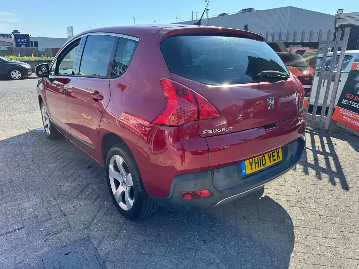 Used Peugeot 3008 112 HP (82 kW) 2010 Red Estate