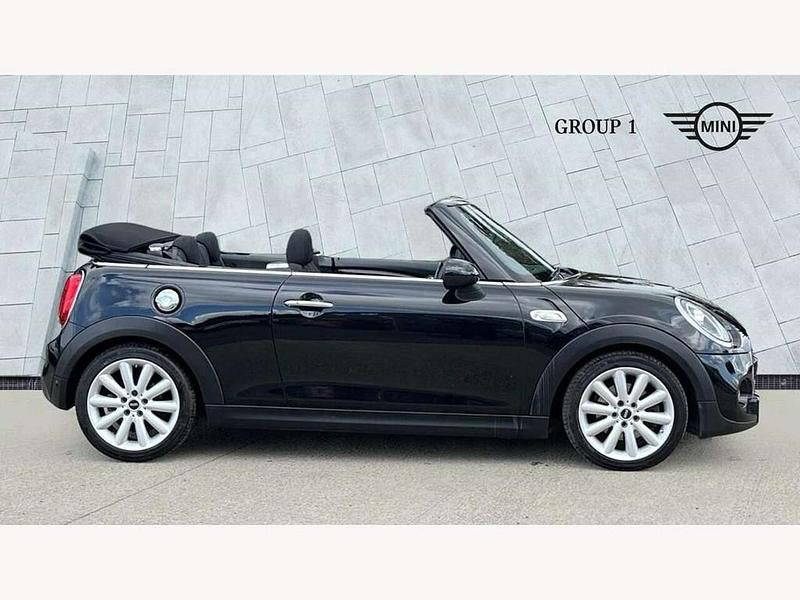 Begagnad Mini Cooper S Cabriolet 192 HK (141 kW) 2018 Svart Cab