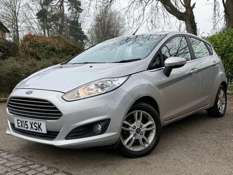 Used Ford Fiesta Zetec 100 HP (73 kW) 2015 Silver Hatchback