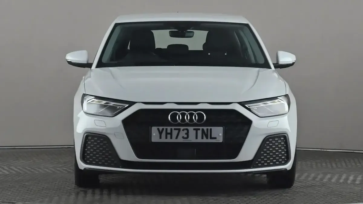 Used Audi A1 Premium 95 HP (69 kW) 2023 White SUV