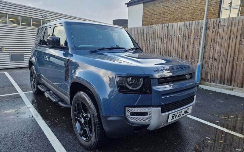 Used 2020 Land Rover Defender SE SUV | £49,495 (Fair price) - Image 1/4