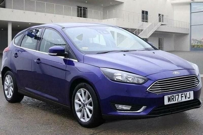 Used Ford Focus Titanium 125 HP (91 kW) 2017 Blue Hatchback