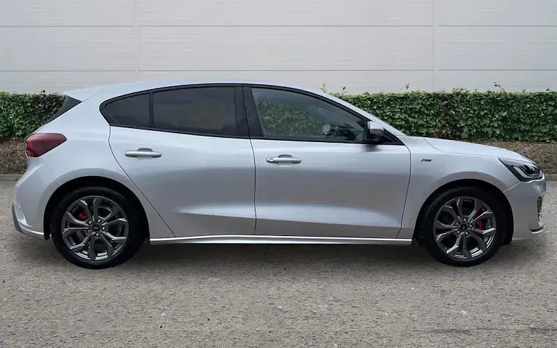 New Ford Focus ST-Line 155 HP (114 kW) 2025 Hatchback