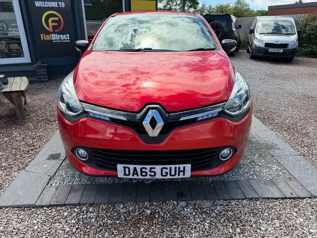 Used Renault Clio IV Dynamique 75 HP (55 kW) 2015 Red Hatchback