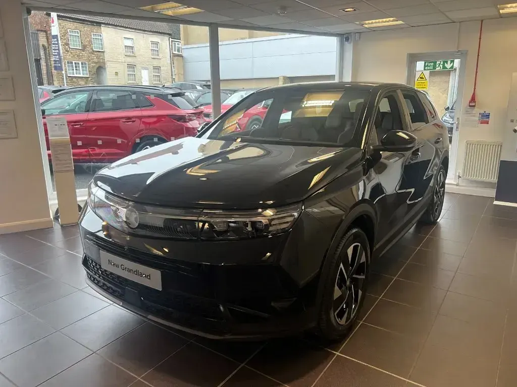 New Vauxhall Grandland X Ultimate 145 HP (106 kW) 2026 Carbon black SUV