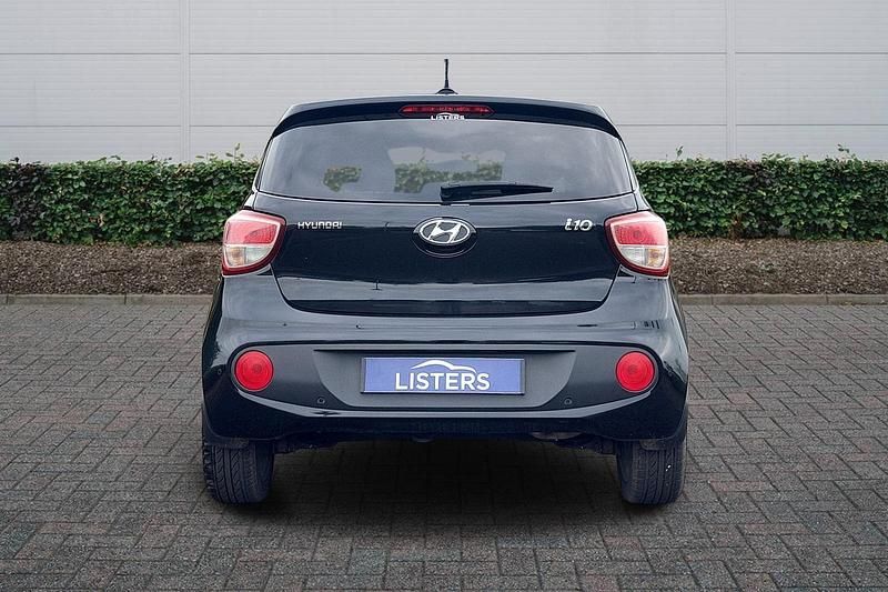 Used Hyundai i10 Premium SE 83 HP (61 kW) 2017 Black Hatchback