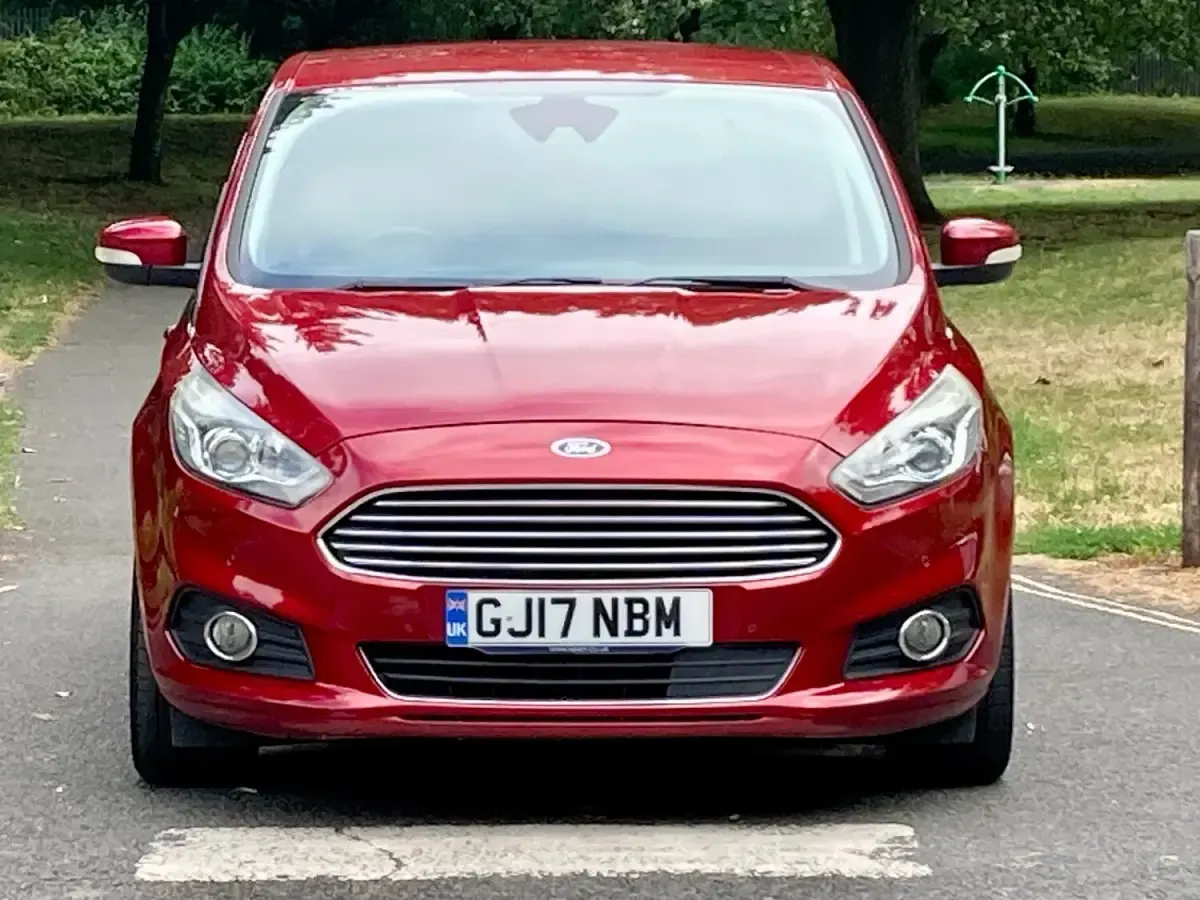 Used Ford S-MAX Titanium 2017 Red MPV