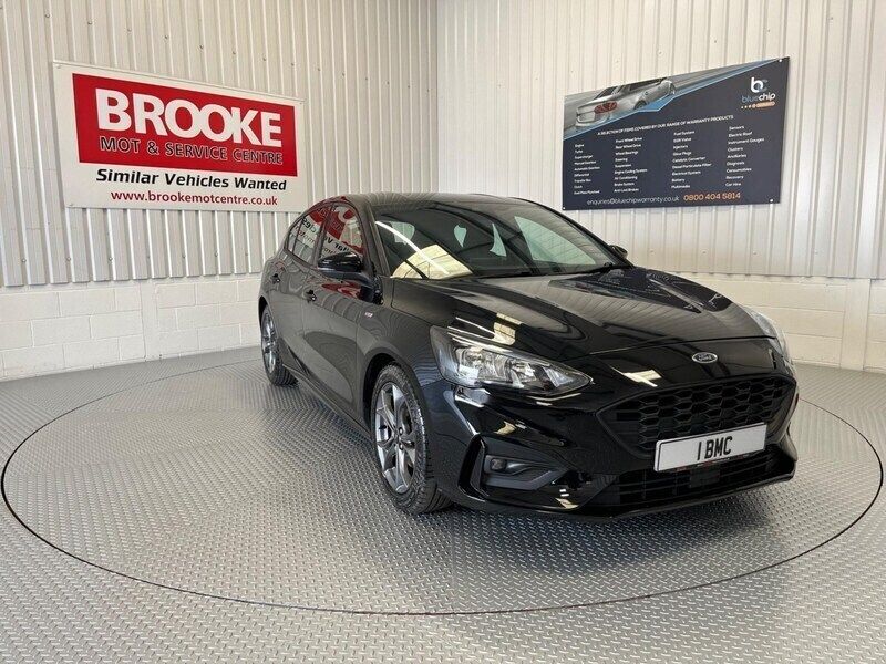 Black Used 2019 Ford Focus ST-Line Hatchback | £9,790 (Fair price) - Image 1/2