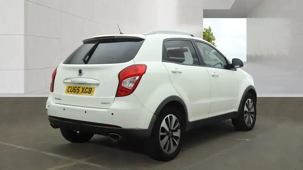 Used SsangYong Korando Limited 149 HP (109 kW) 2015 White SUV