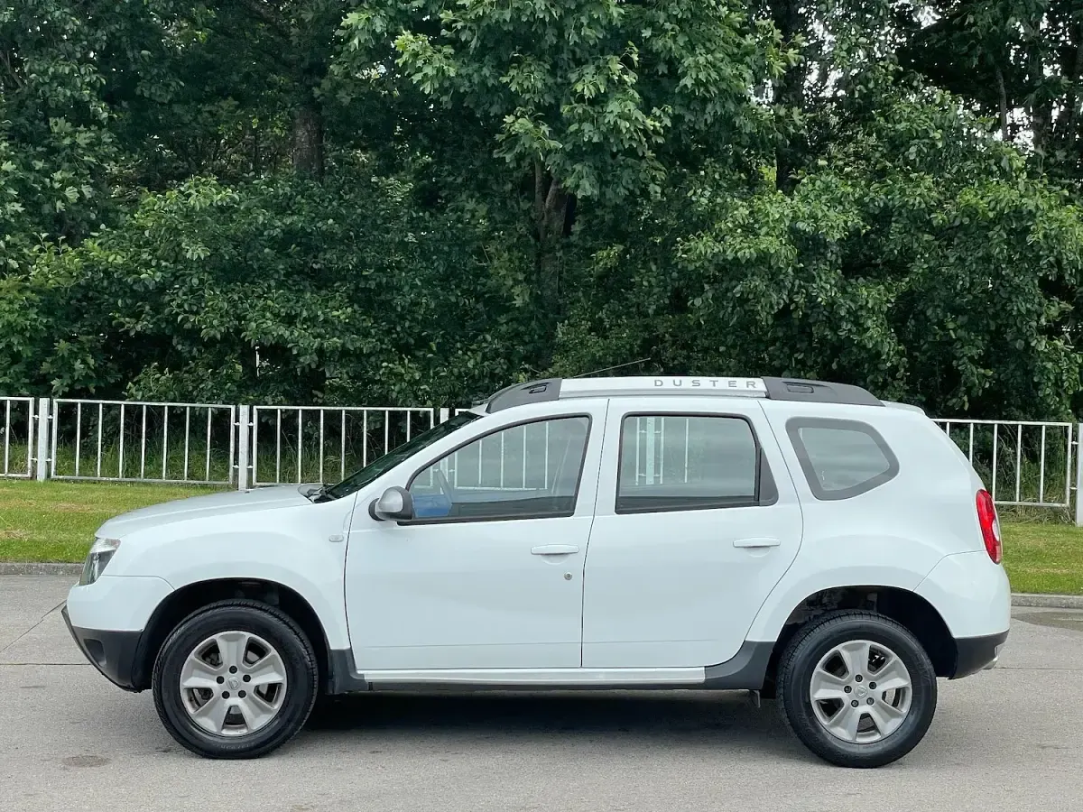 Used Dacia Duster Lauréate 2016 White SUV