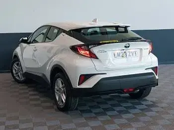 Used Toyota C-HR 122 HP (89 kW) 2023 White SUV