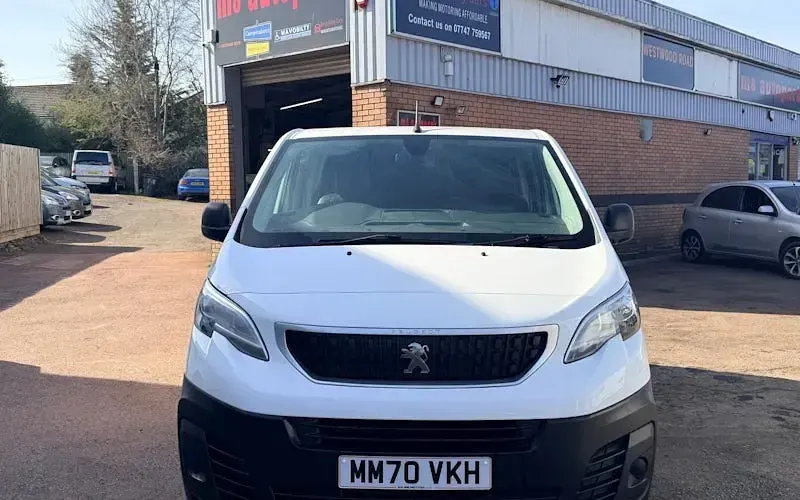 Used Peugeot Expert 102 HP (75 kW) 2021 White Van