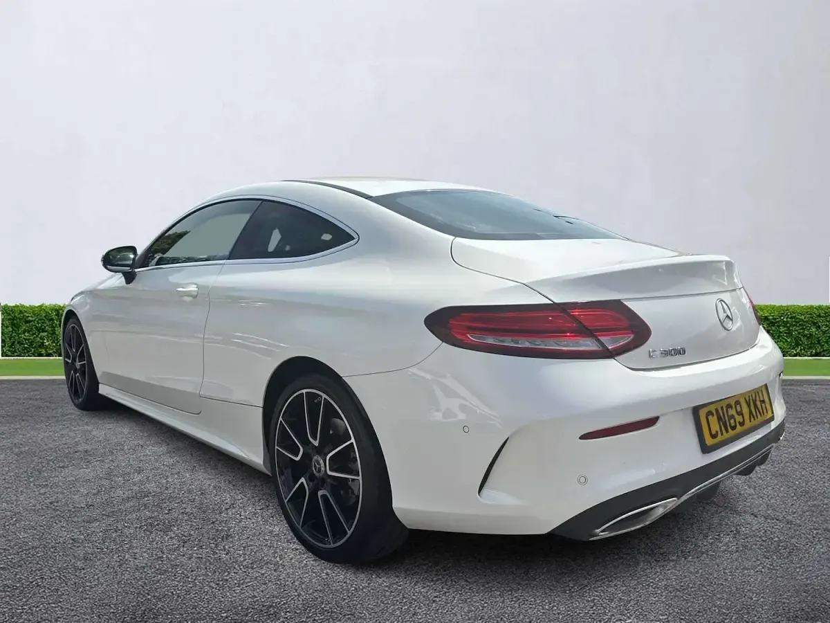 Used Mercedes C300 AMG Line Premium 258 HP (189 kW) 2019 White Hatchback