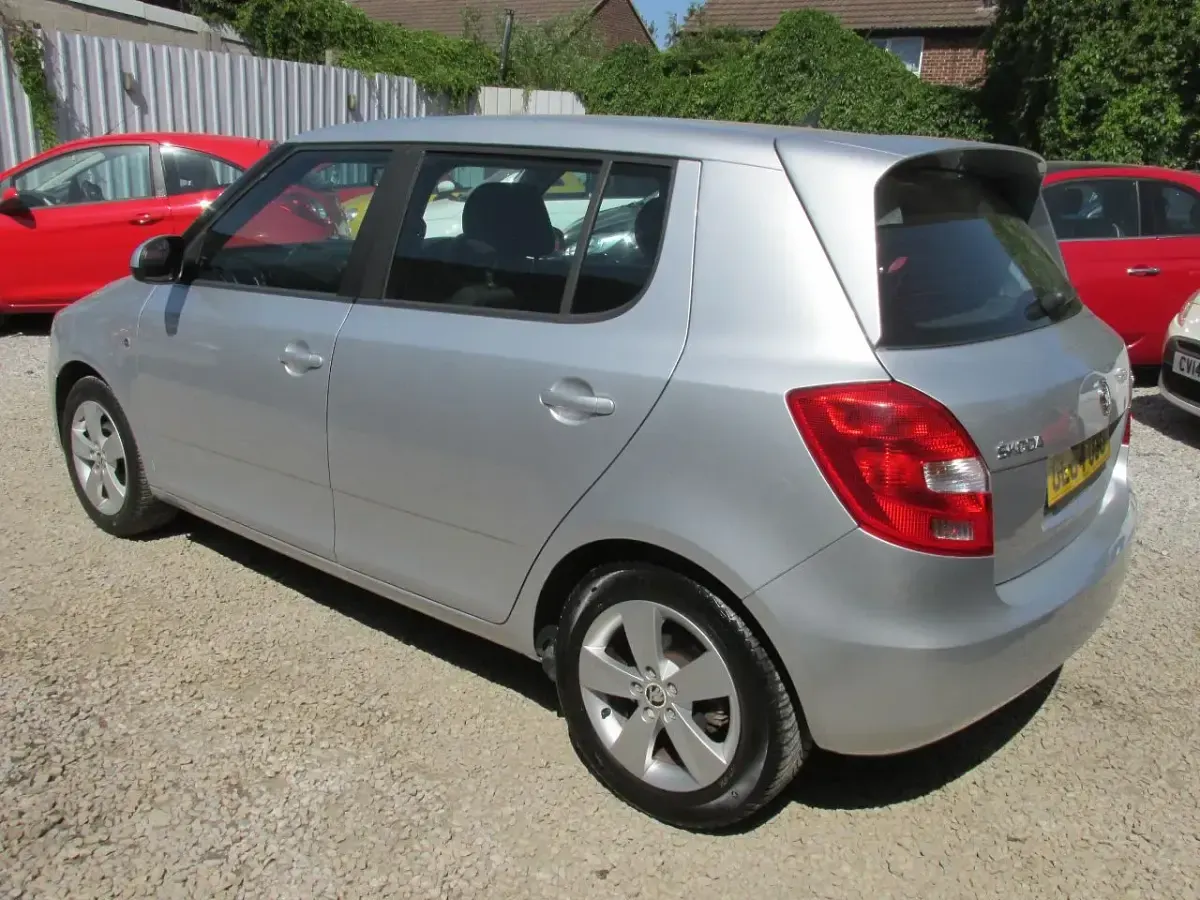 Used Skoda Fabia GreenLine 75 HP (55 kW) 2014 Silver Hatchback